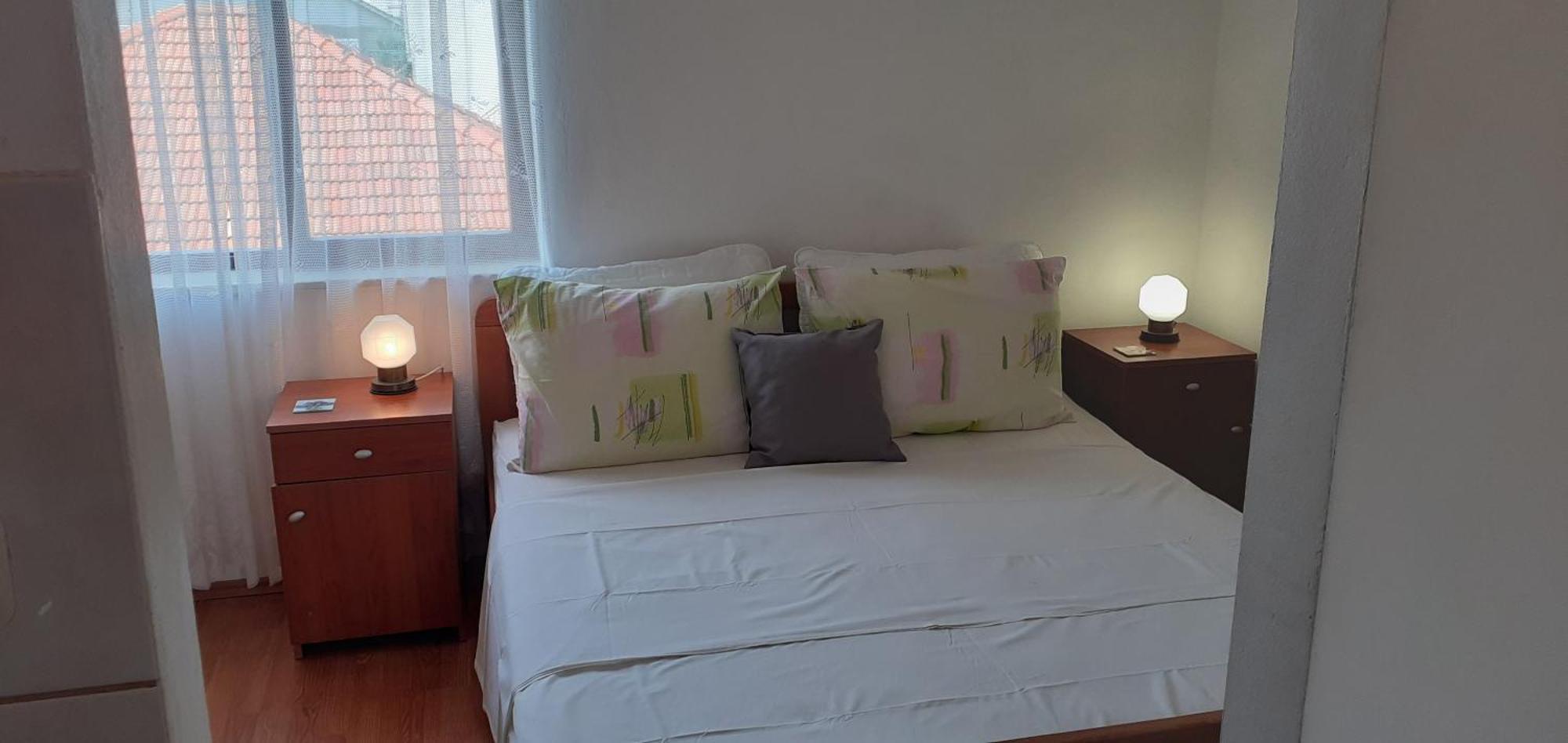 Apartments Srhoj Stari Grad  Esterno foto