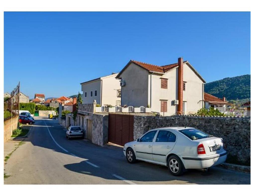 Apartments Srhoj Stari Grad  Esterno foto