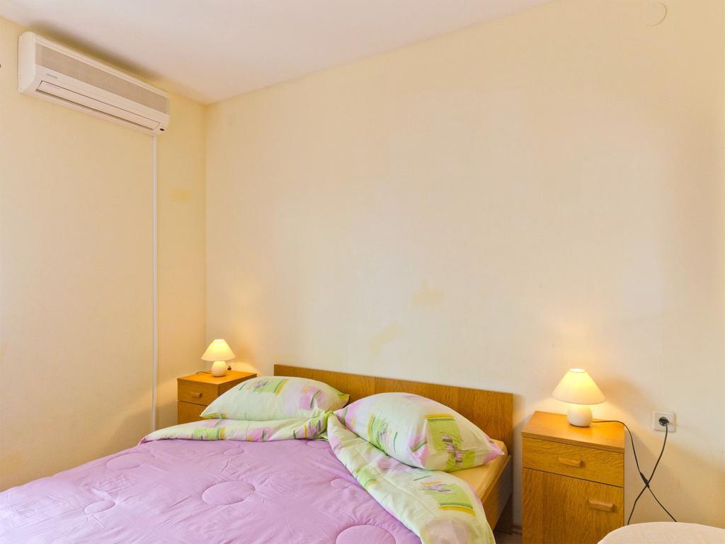 Apartments Srhoj Stari Grad  Esterno foto