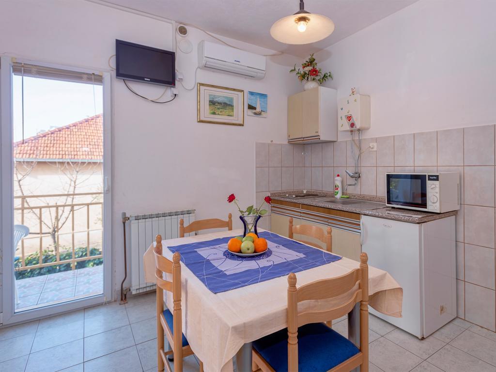 Apartments Srhoj Stari Grad  Esterno foto
