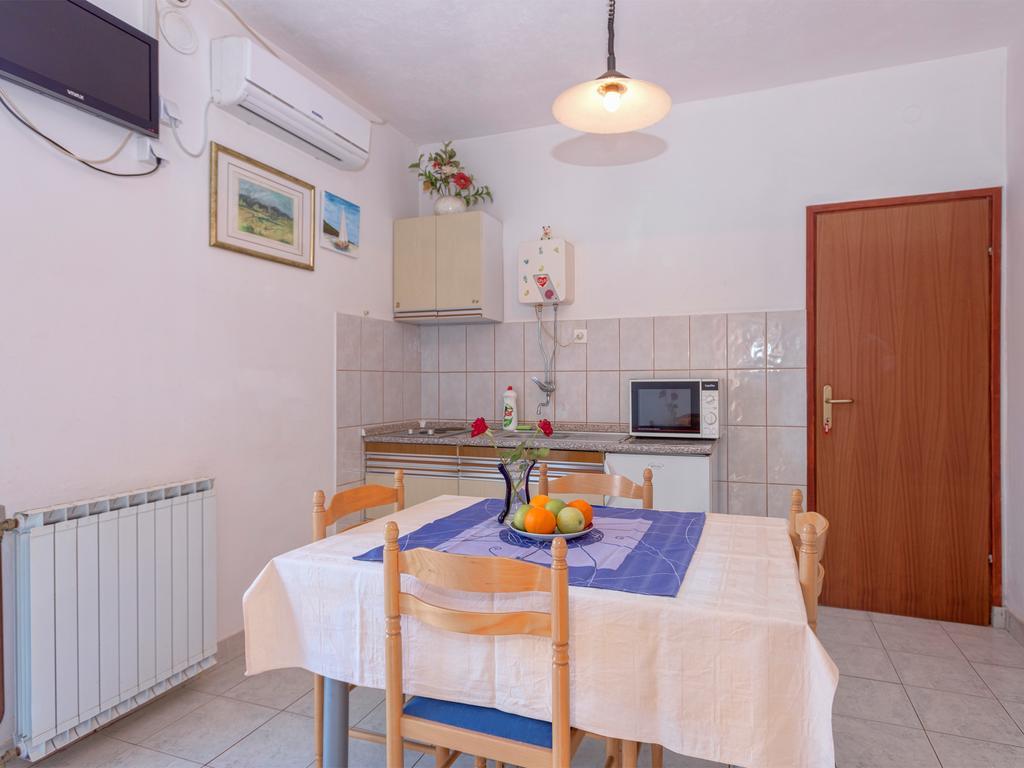 Apartments Srhoj Stari Grad  Esterno foto