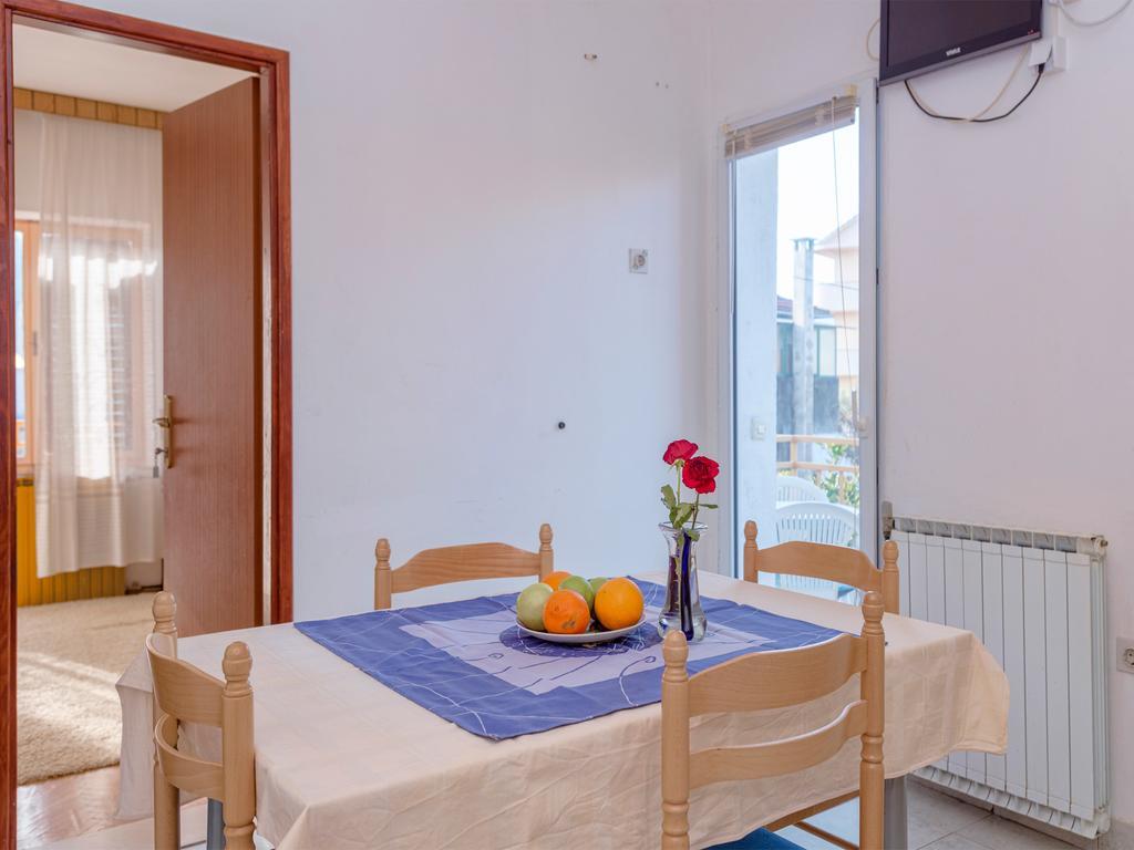 Apartments Srhoj Stari Grad  Esterno foto