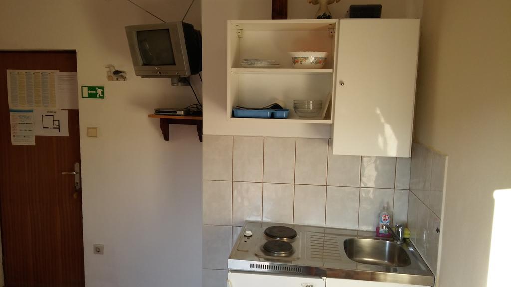 Apartments Srhoj Stari Grad  Esterno foto
