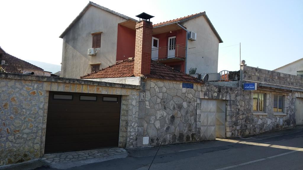 Apartments Srhoj Stari Grad  Esterno foto