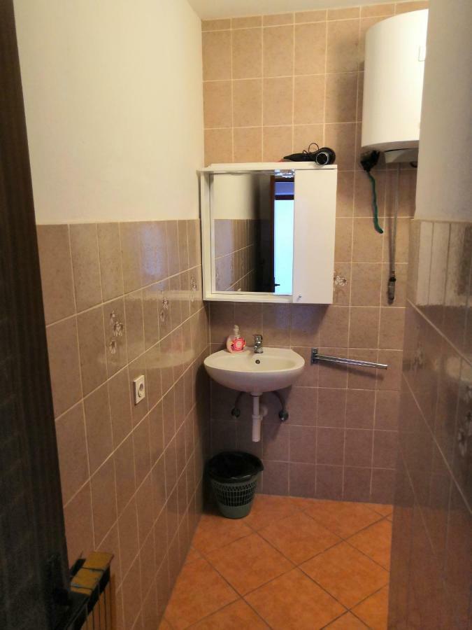 Apartments Srhoj Stari Grad  Esterno foto