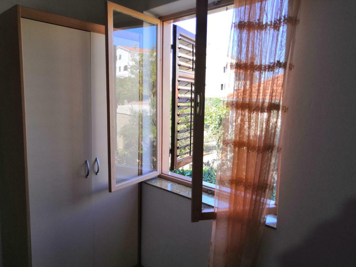 Apartments Srhoj Stari Grad  Esterno foto