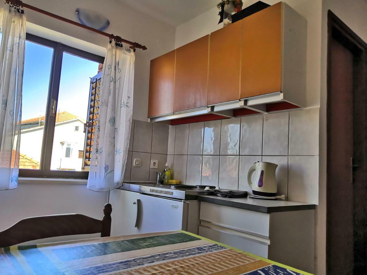 Apartments Srhoj Stari Grad  Esterno foto