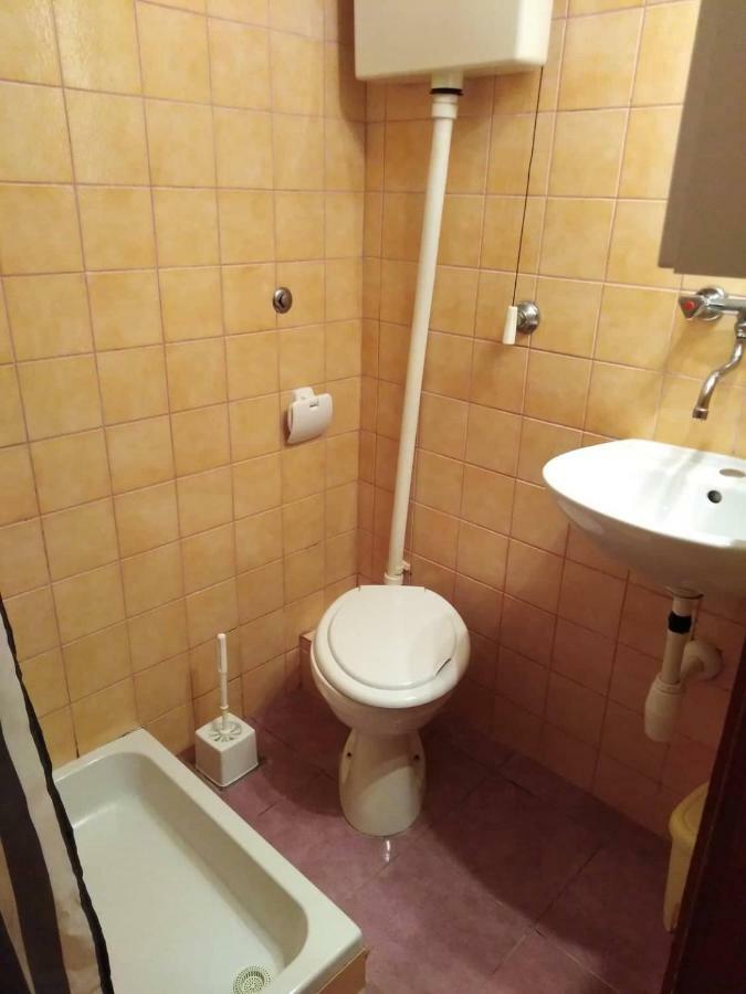 Apartments Srhoj Stari Grad  Esterno foto