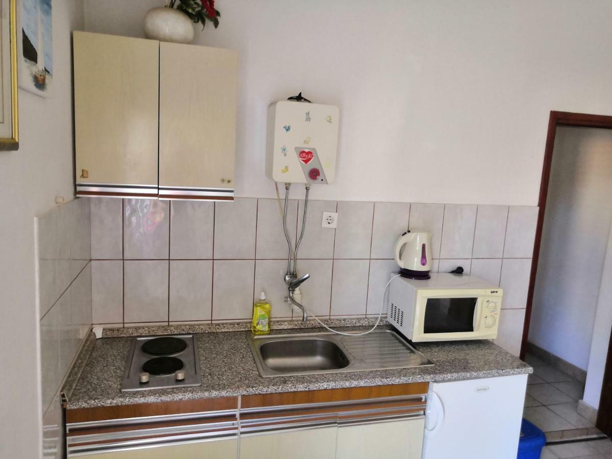 Apartments Srhoj Stari Grad  Esterno foto